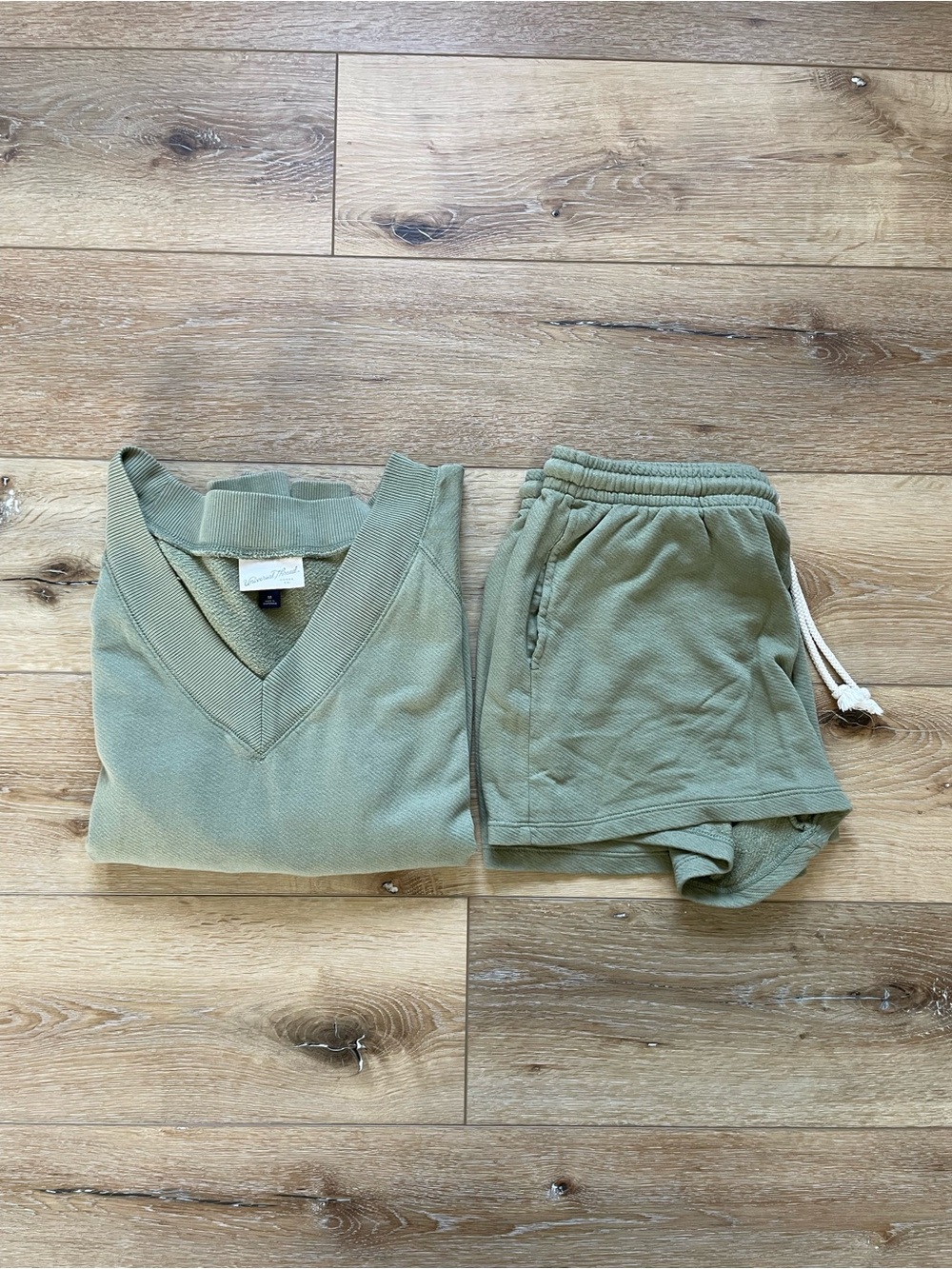 Universal Thread Women’s French Terry Pullover & Shorts Set in Olive Green